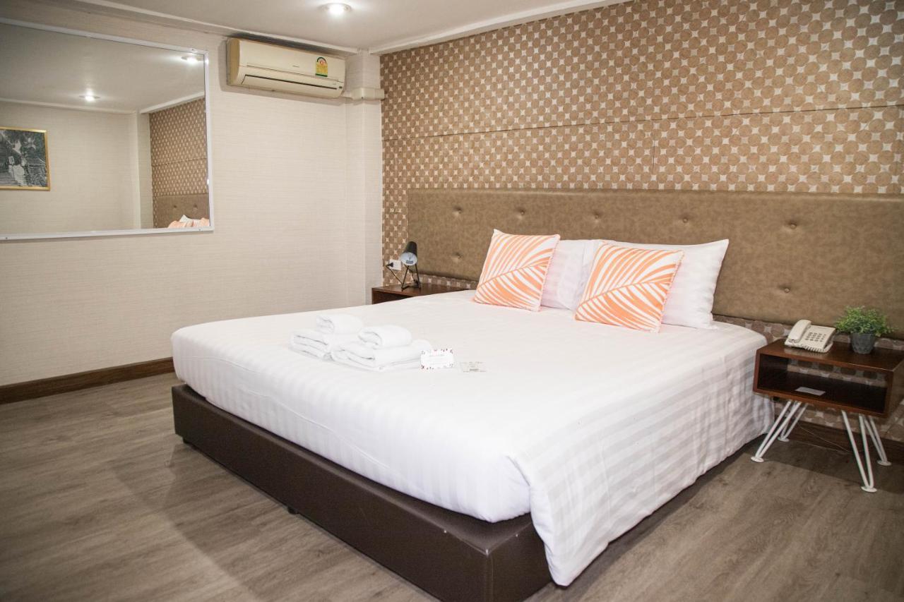 Parasol Inn Chiang Mai Old City Hotel Buitenkant foto