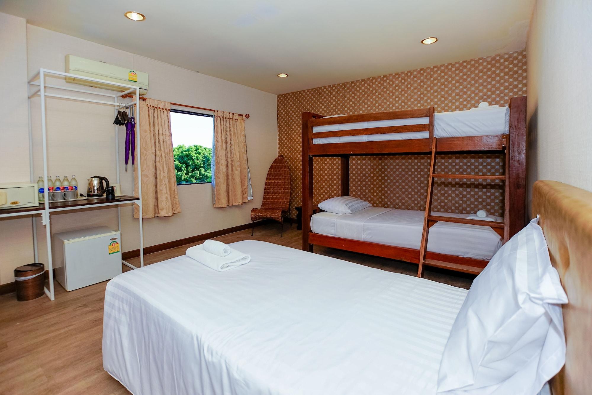 Parasol Inn Chiang Mai Old City Hotel Buitenkant foto