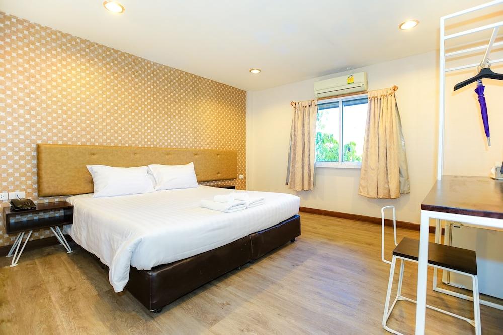 Parasol Inn Chiang Mai Old City Hotel Buitenkant foto