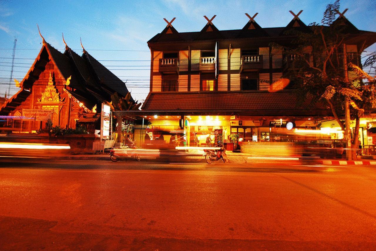 Parasol Inn Chiang Mai Old City Hotel Buitenkant foto